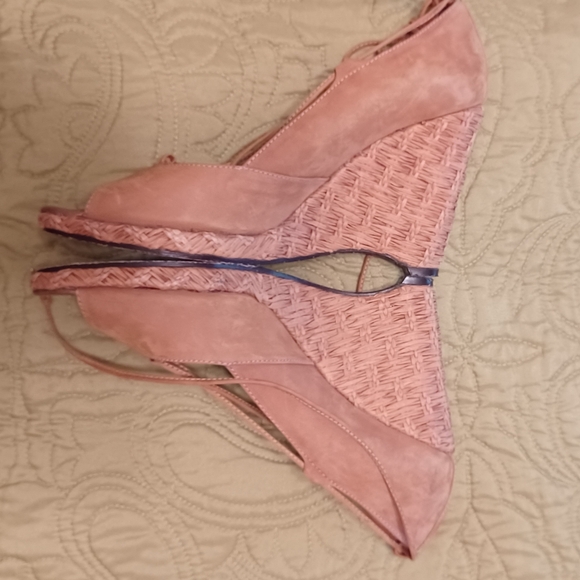 Donald Pliner Couture MANA Suede Leather Wedge Shoe New Peep Toe Platform 7.5 - Picture 4 of 9